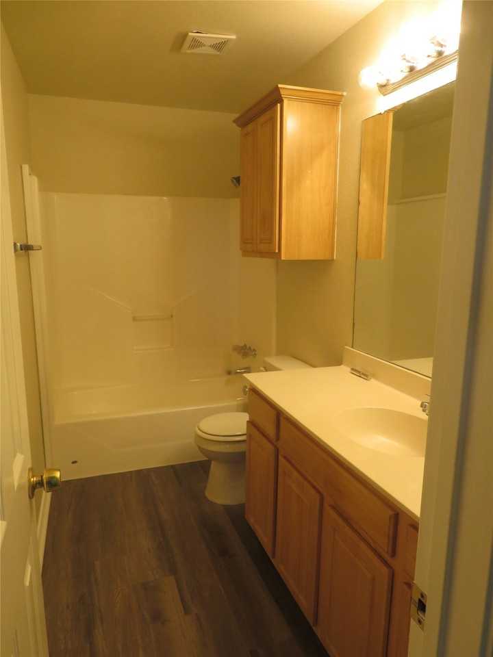 100 Roaring Springs Dr - Photo 6 of 11