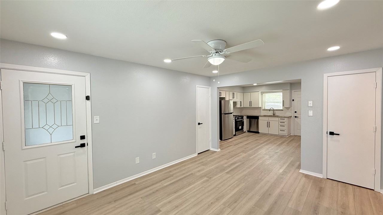 8001 Carrick St #B - Photo 4 of 10