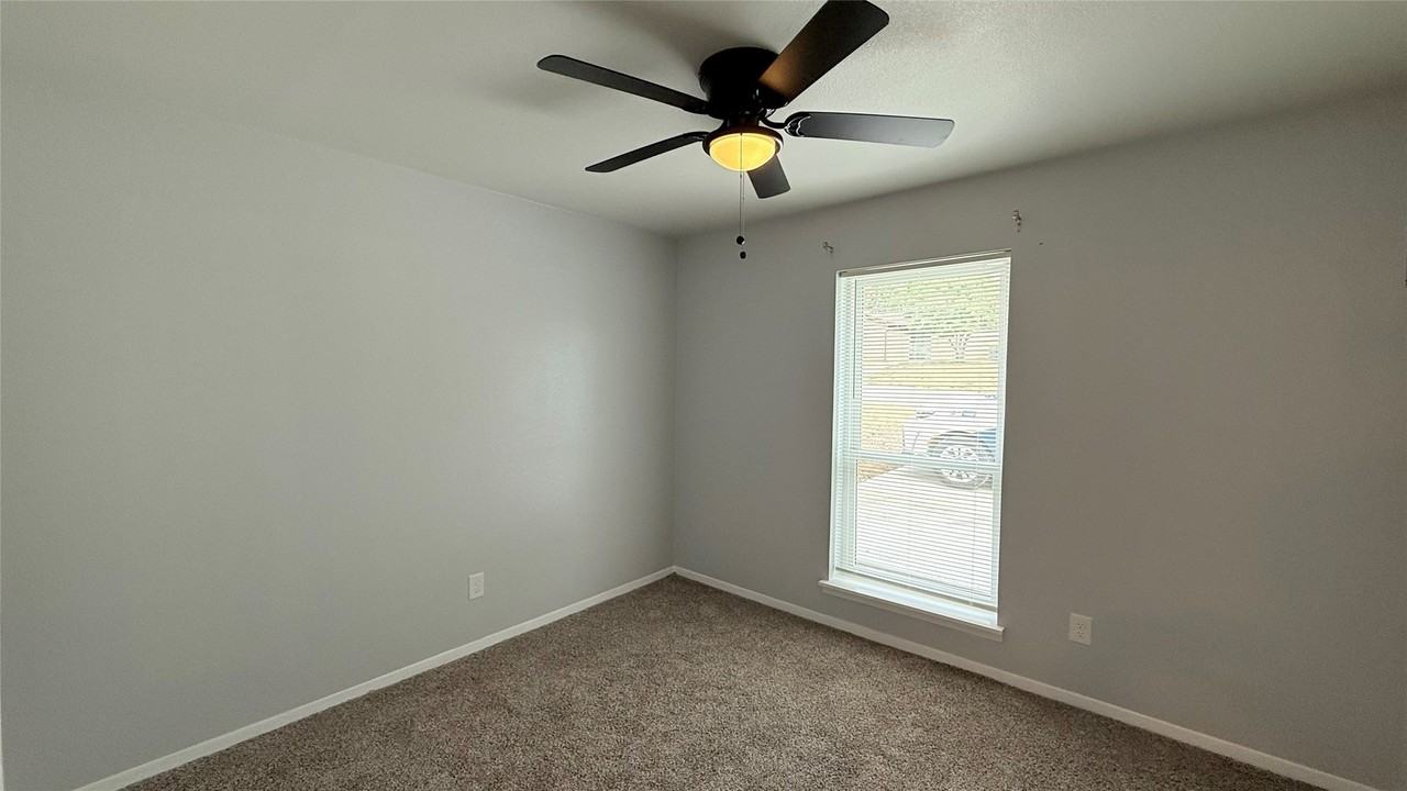 8001 Carrick St #B - Photo 6 of 10