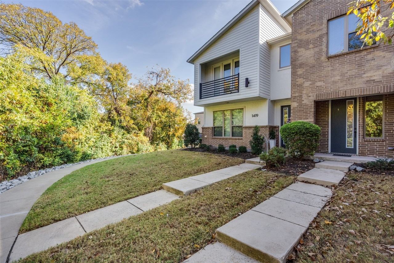 1423 Lamb Dr - Photo 4 of 25