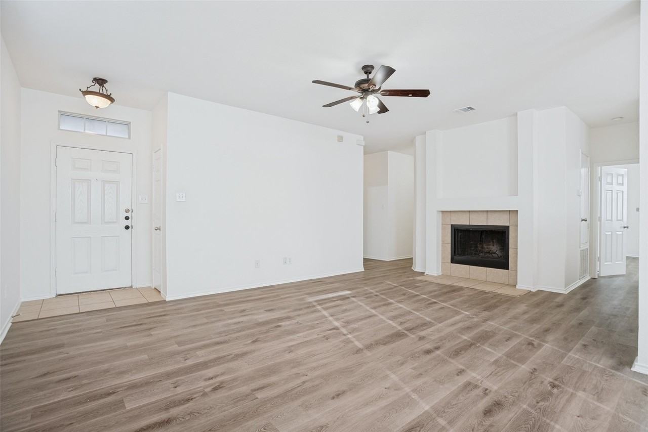 1507 Bankston Dr - Photo 2 of 25