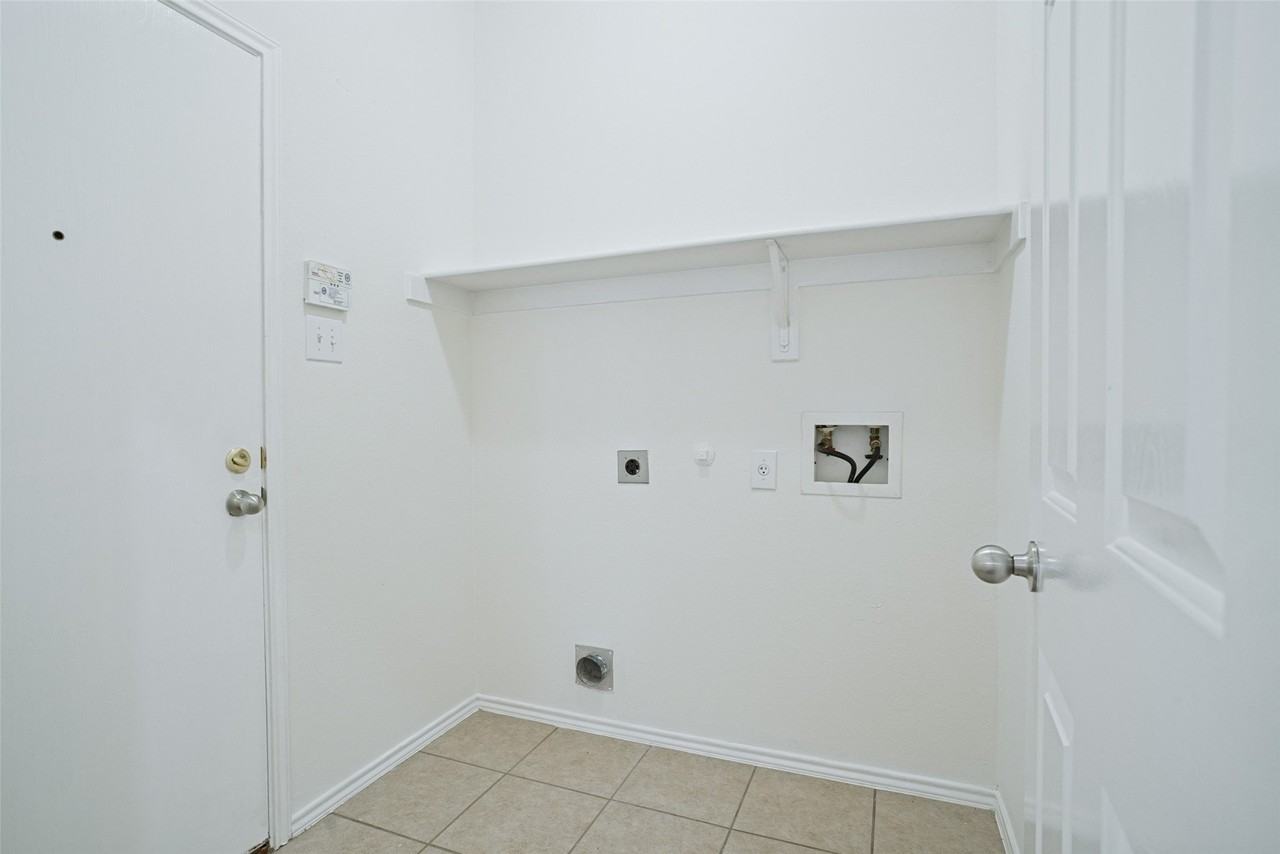 1507 Bankston Dr - Photo 7 of 25