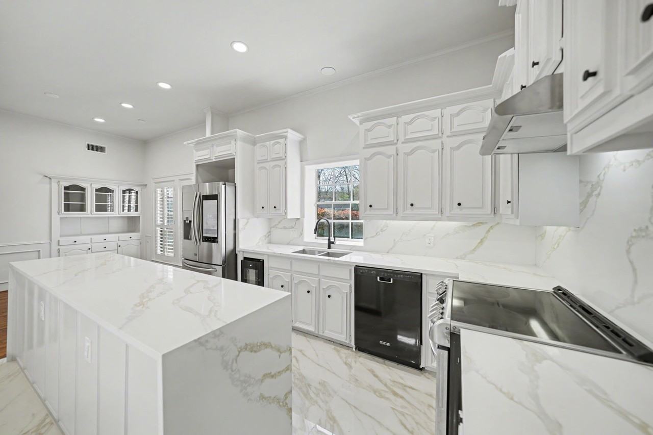 7012 Duffield Dr - Photo 4 of 25