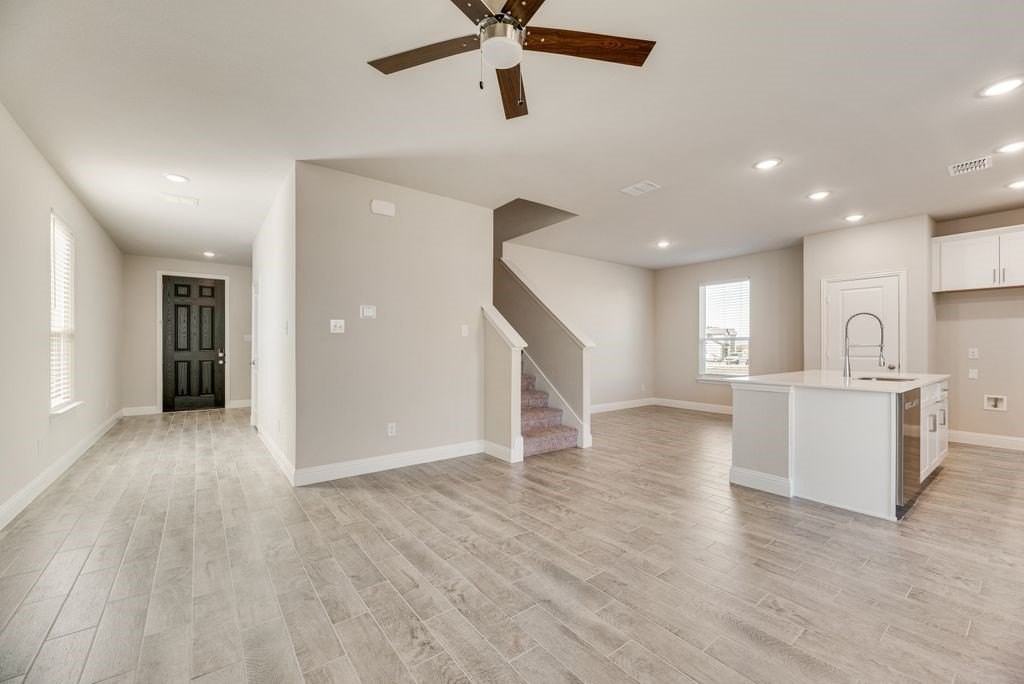 1537 Vermillion St - Photo 3 of 20