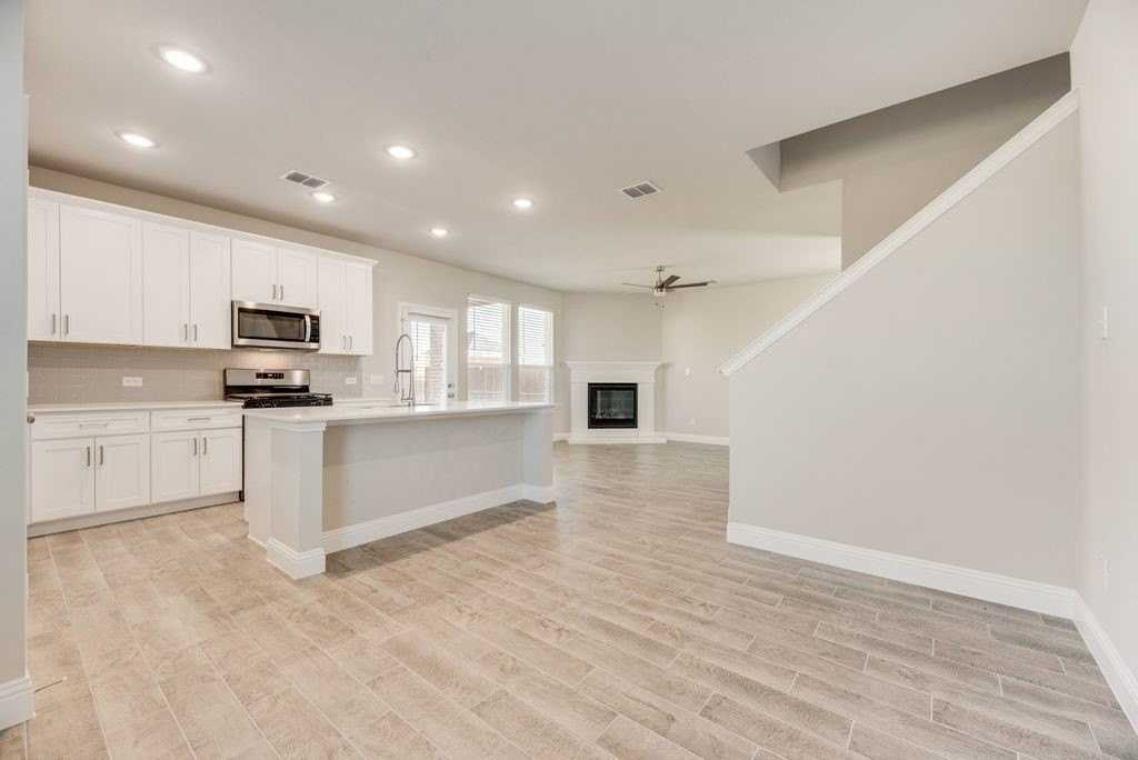 1537 Vermillion St - Photo 4 of 20