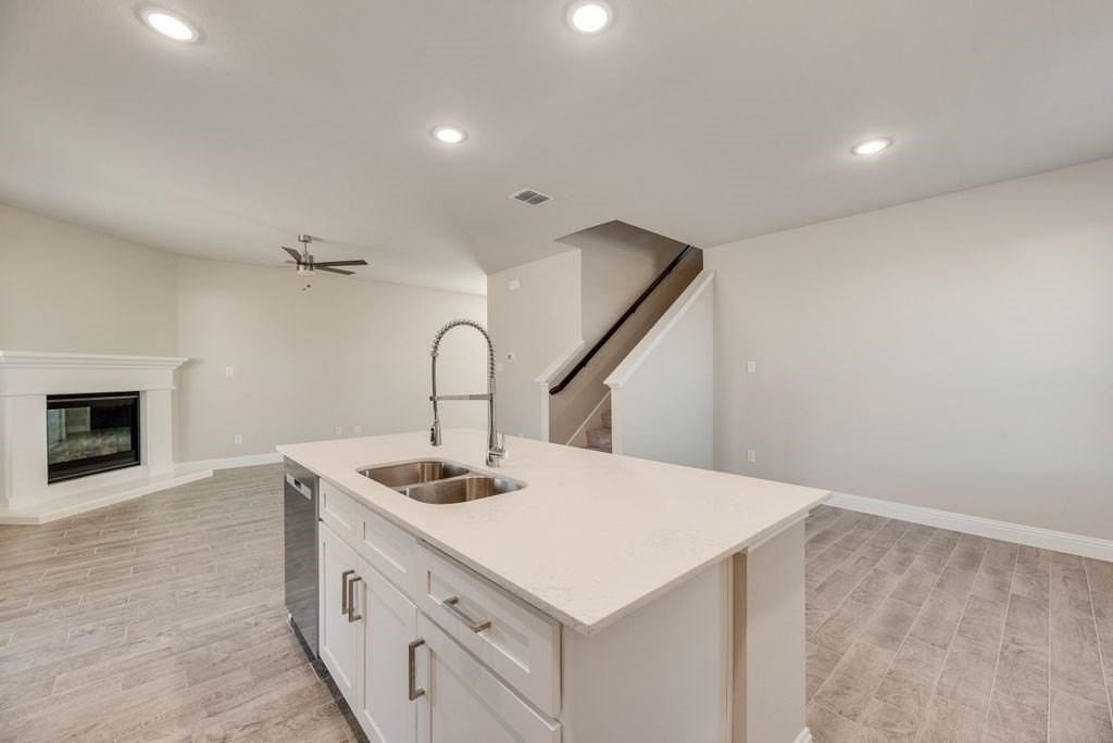 1537 Vermillion St - Photo 6 of 20
