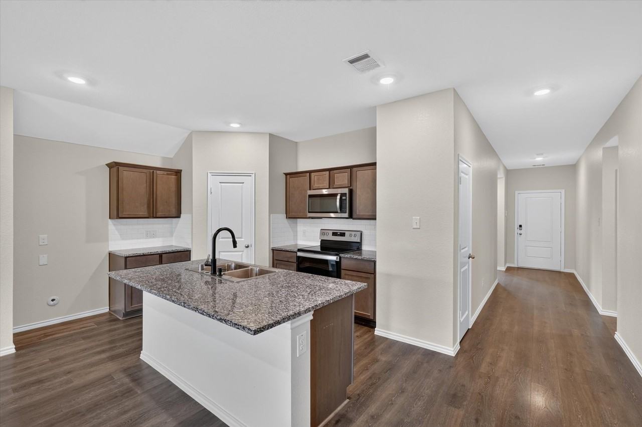 114 Real Quiet Ln - Photo 4 of 29