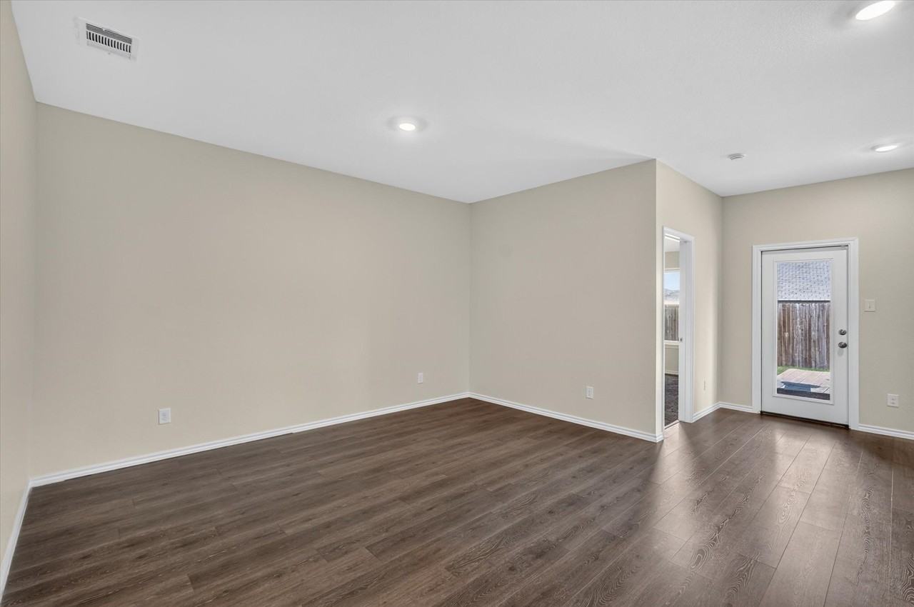 114 Real Quiet Ln - Photo 7 of 29