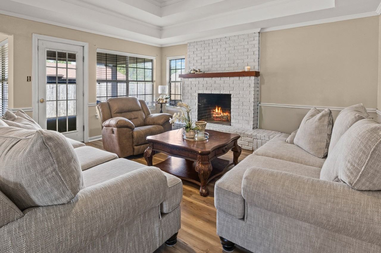 1100 Markeda St - Photo 5 of 35