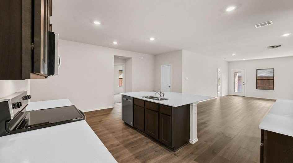 404 Gooseberry Dr - Photo 5 of 8