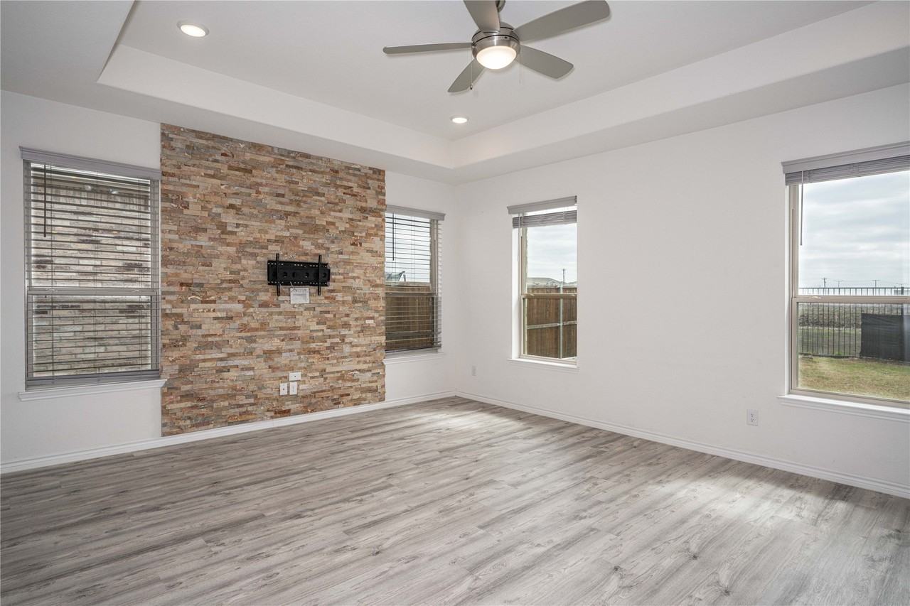 3508 Highland Bayou Dr - Photo 3 of 20