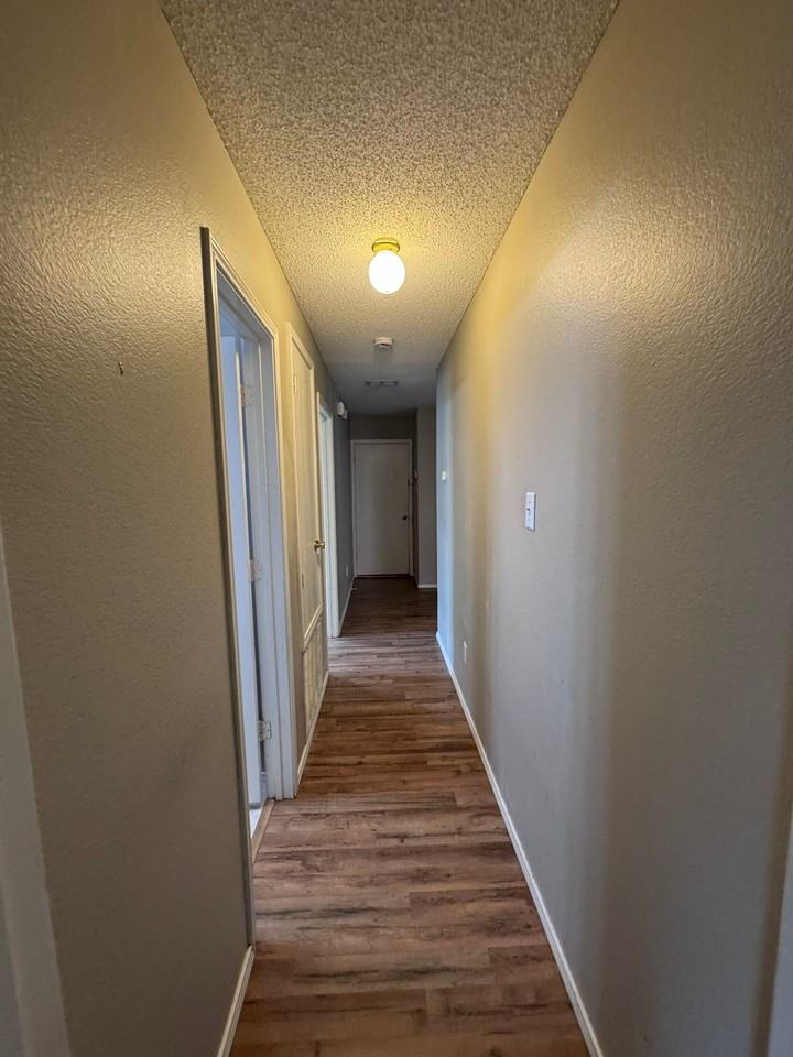 5409 Comanche Wells Dr - Photo 2 of 18