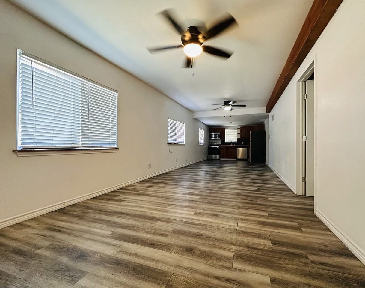 231 W Hull St #F - Photo 3 of 9