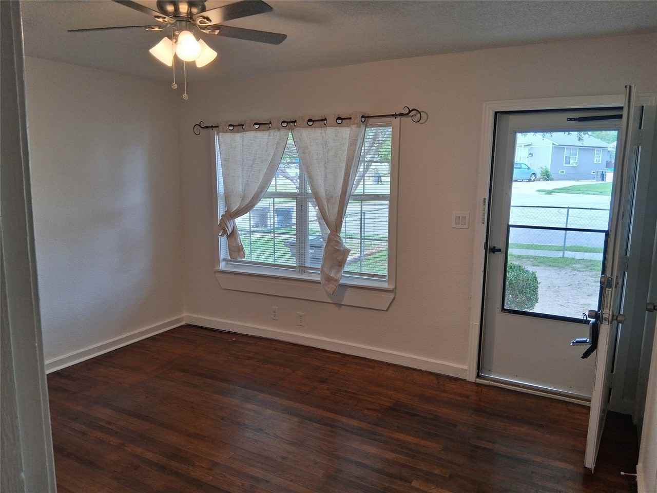 2416 Nw 22nd St #2418 - Photo 3 of 9
