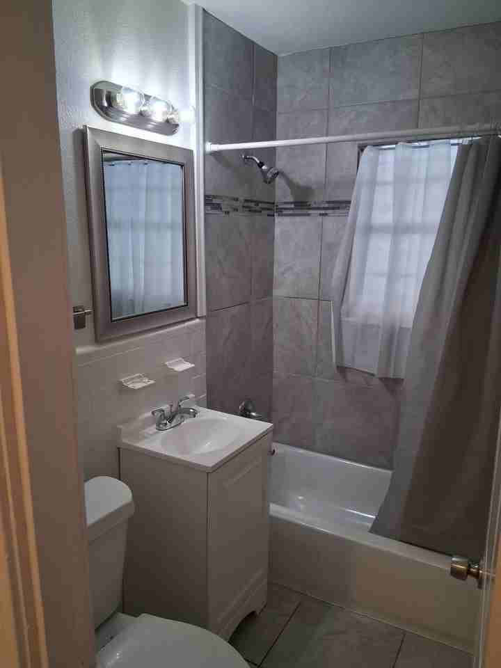 2416 Nw 22nd St #2418 - Photo 7 of 9