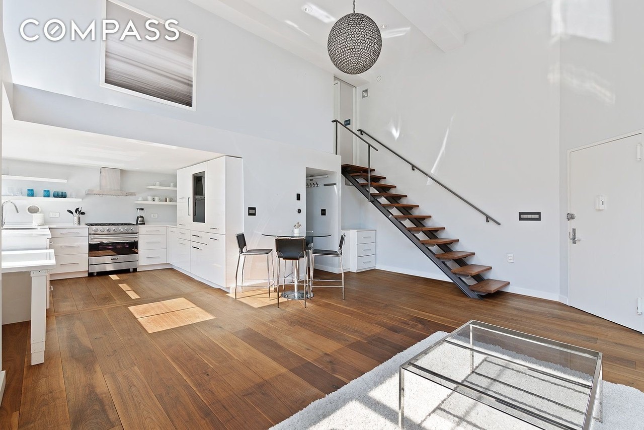 421 Hudson St #613 - Photo 2 of 9