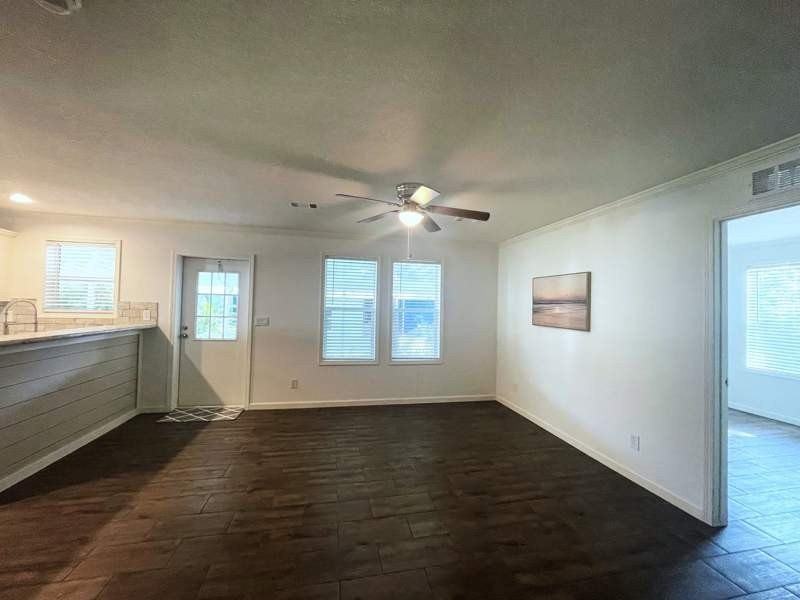 428 Sunbird Sq #035 - Photo 5 of 24