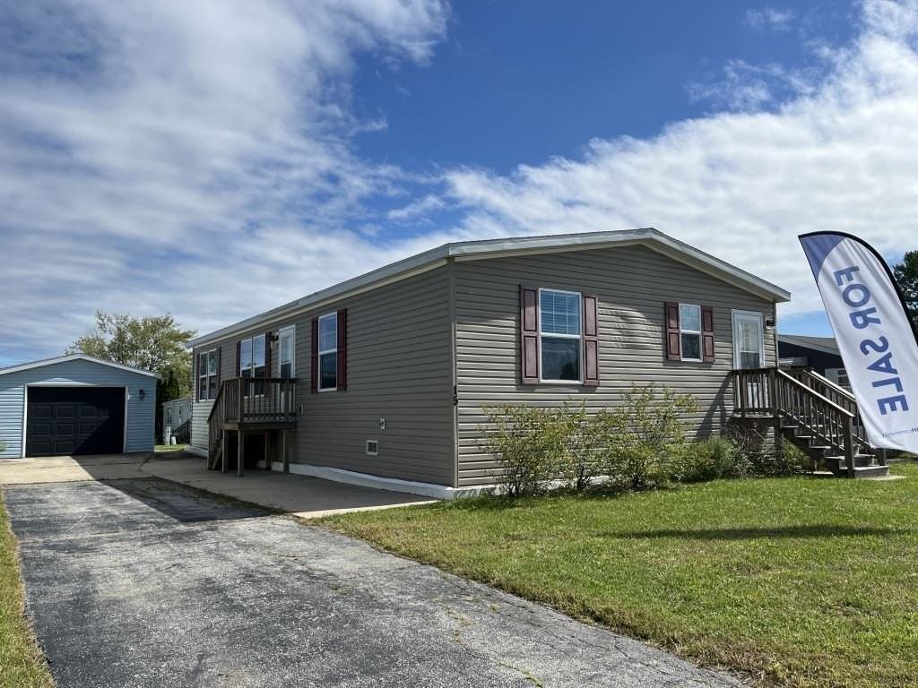 15 Blue Bird Ln