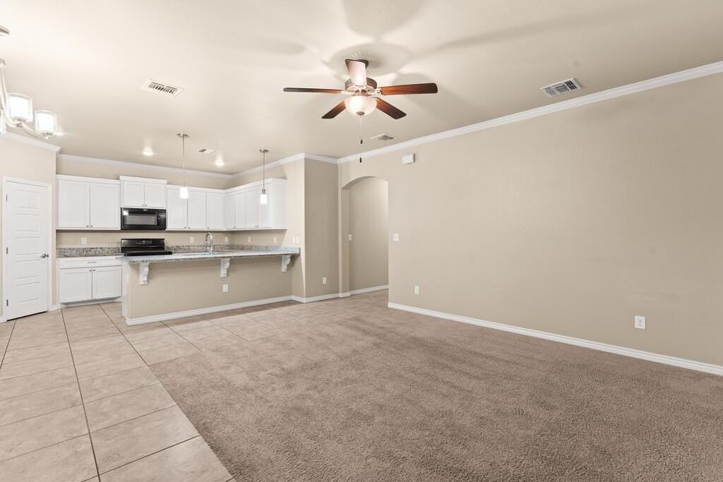 5300 Freedom Ct - Photo 6 of 19