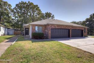 117 W Briarbrook Ln - Photo 1 of 1