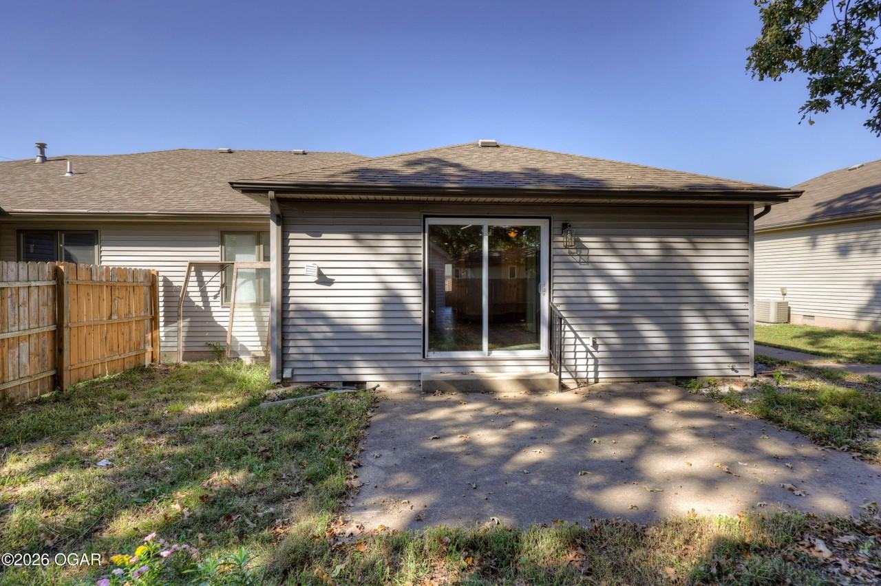 117 W Briarbrook Ln - Photo 5 of 19