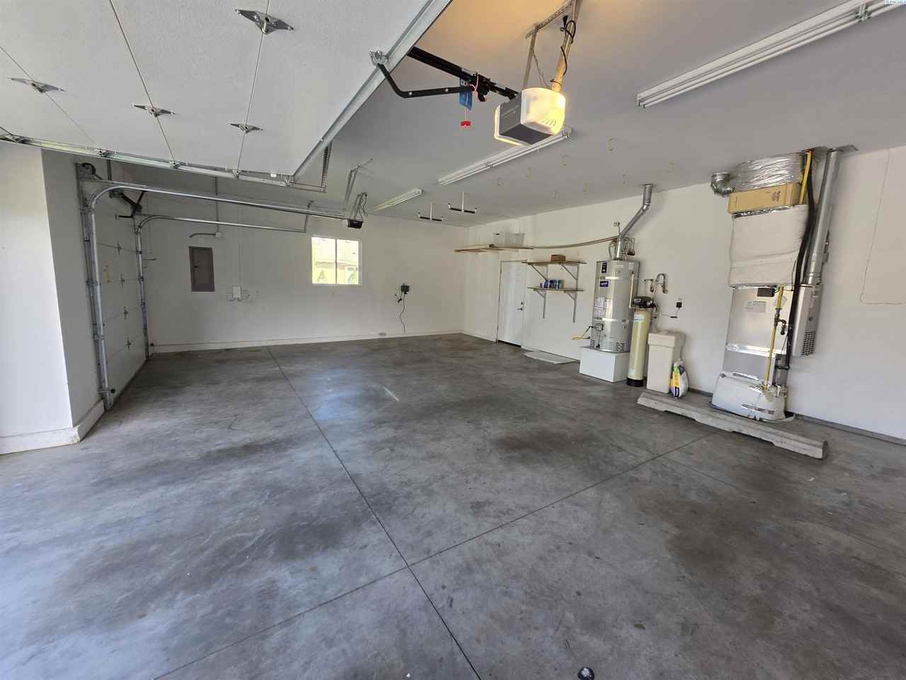 4013 W 34th Ct - Photo 7 of 31