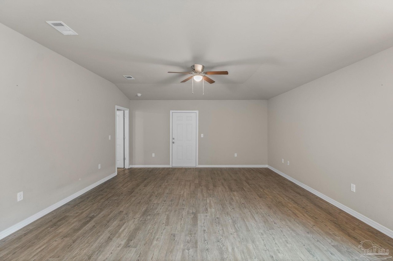 3210 Electra Dr - Photo 7 of 31