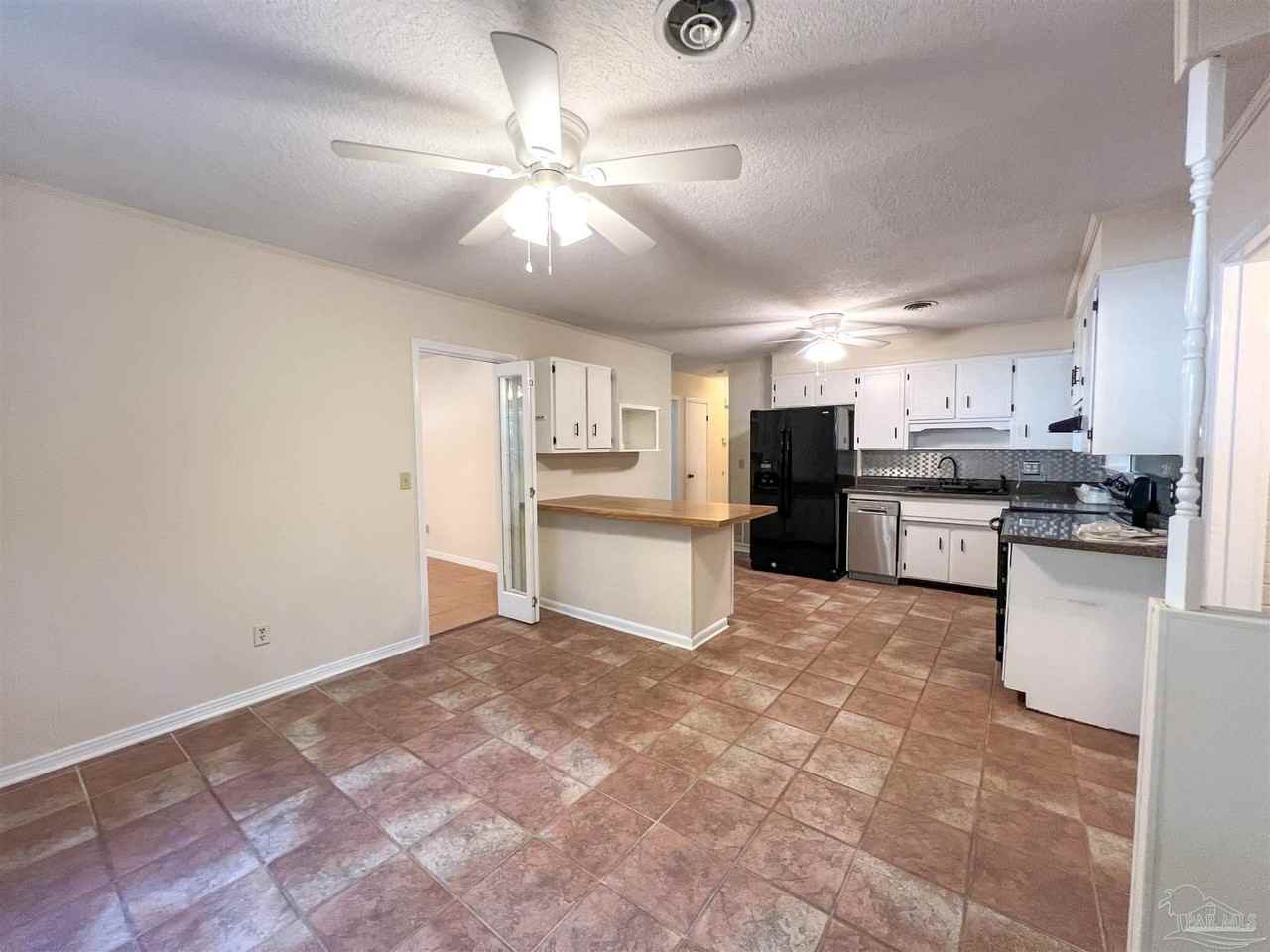 5891 Avondale Rd - Photo 5 of 27