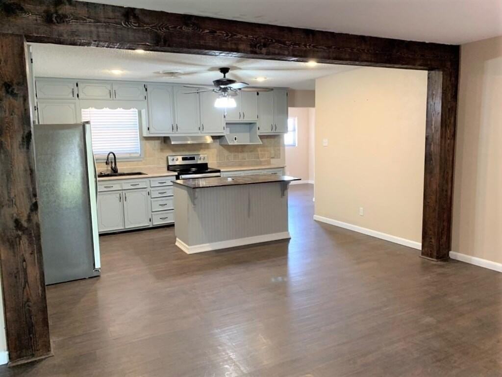 405 Edgewood Dr - Photo 2 of 21