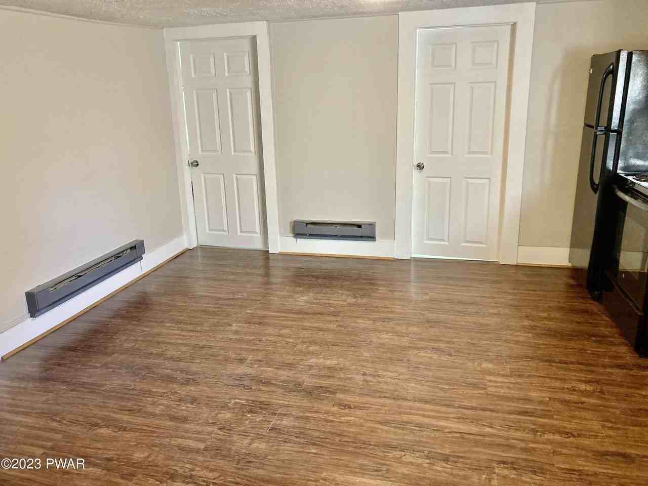 217 Prospect St - Photo 3 of 16