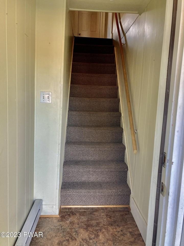217 Prospect St - Photo 6 of 16