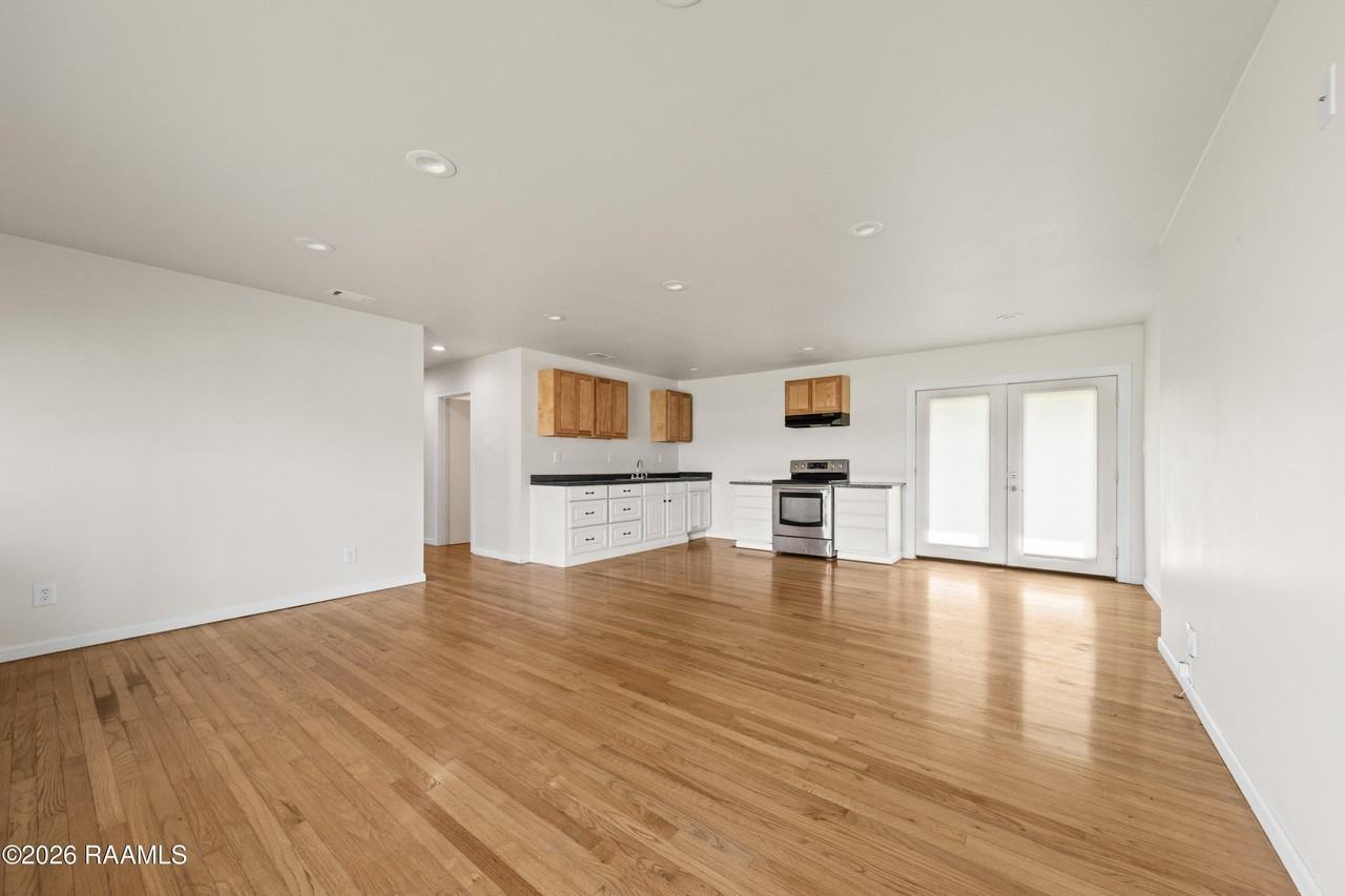 4412 N University Ave - Photo 5 of 25