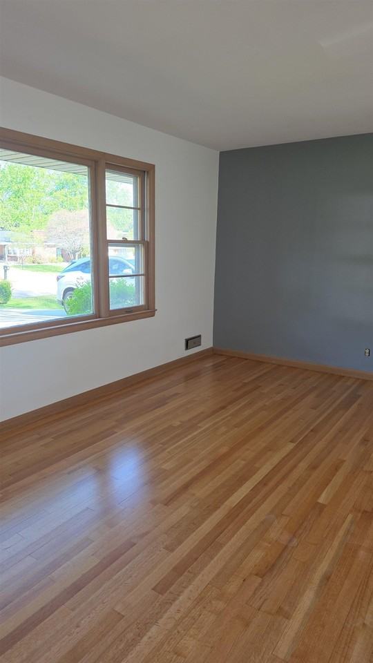1127 Prestwick Pkwy - Photo 6 of 17