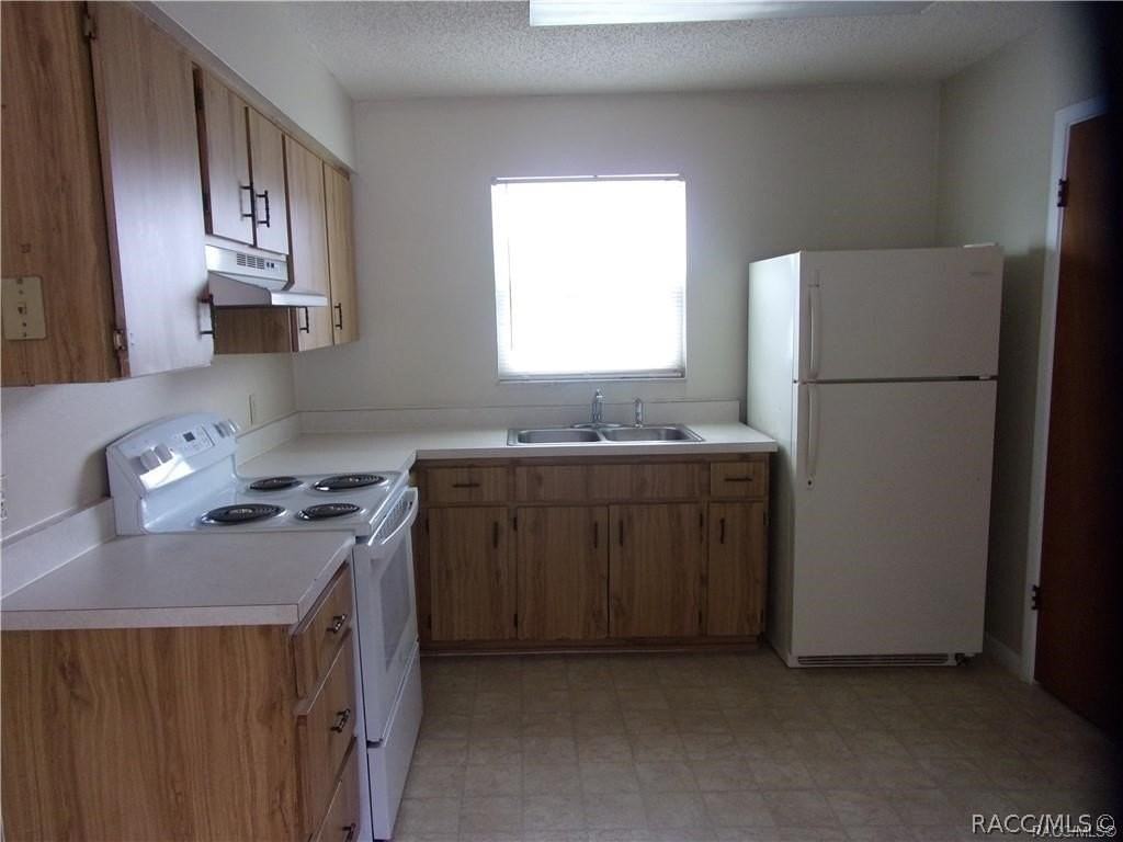 2321 Carter St #B - Photo 3 of 6