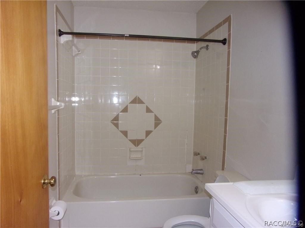 2321 Carter St #B - Photo 5 of 6