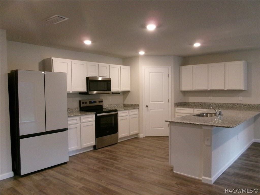 32 Pagoda Dr - Photo 2 of 24
