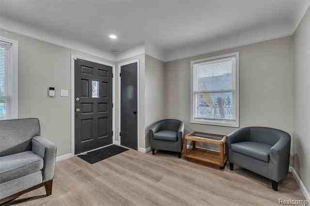 10035 Curtis St - Photo 2 of 25