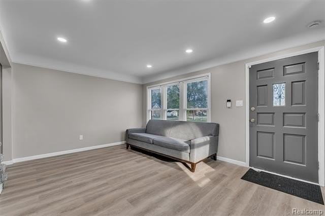 10035 Curtis St - Photo 4 of 25