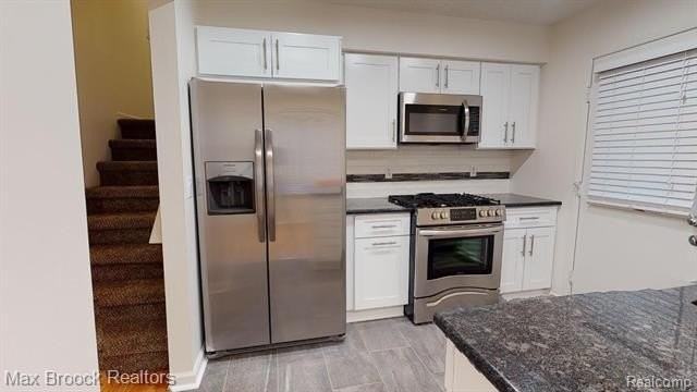 2139 Sunnycrest Dr - Photo 4 of 39