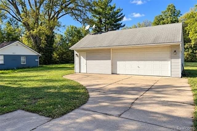 27608 Powers St - Photo 5 of 37