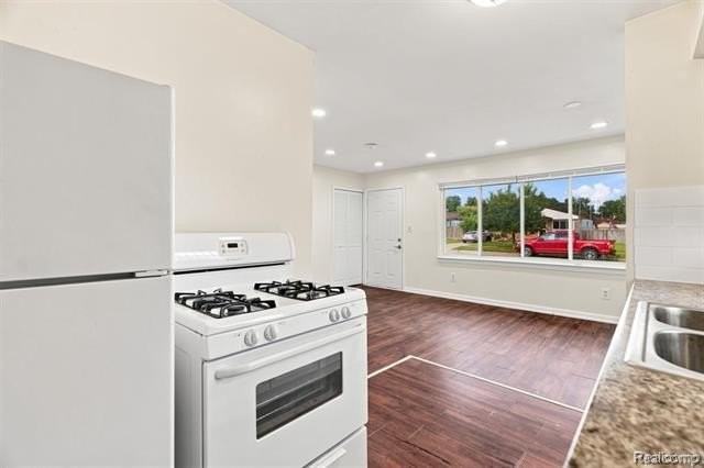 7546 Pine St - Photo 5 of 12