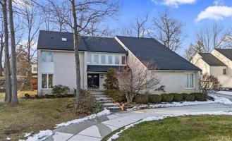 featured image of 5322 Pond Bluff Dr