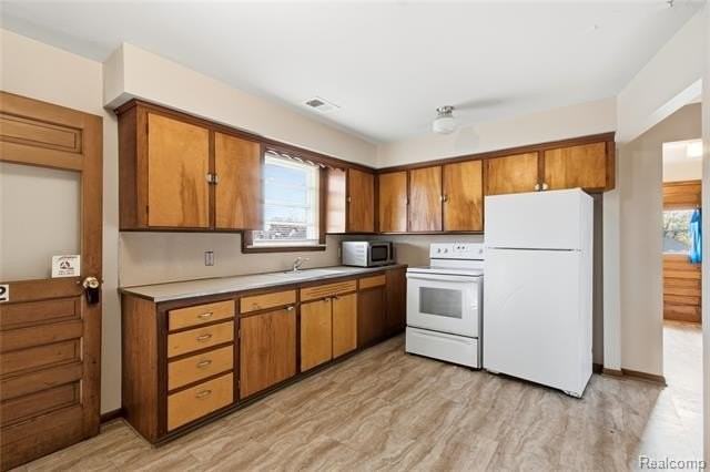 1161 Coolidge Hwy - Photo 4 of 12