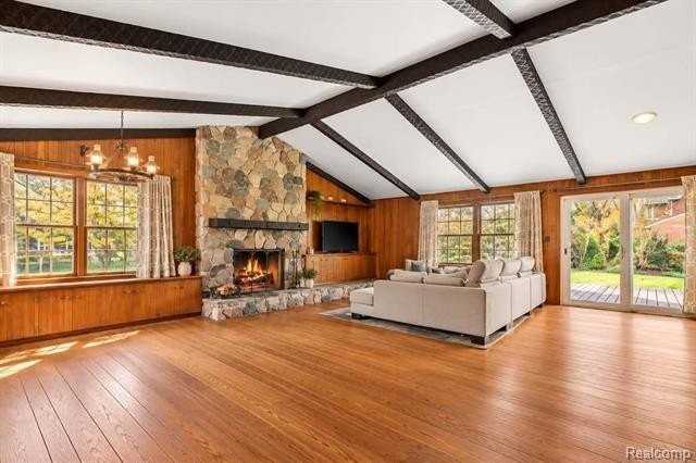 18750 Glenwood Blvd - Photo 2 of 29