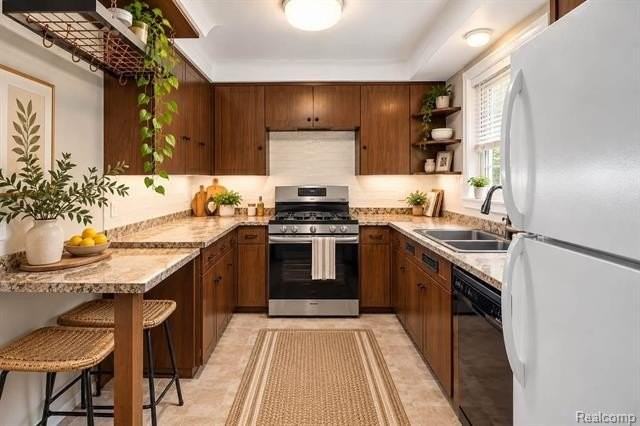 18750 Glenwood Blvd - Photo 6 of 29