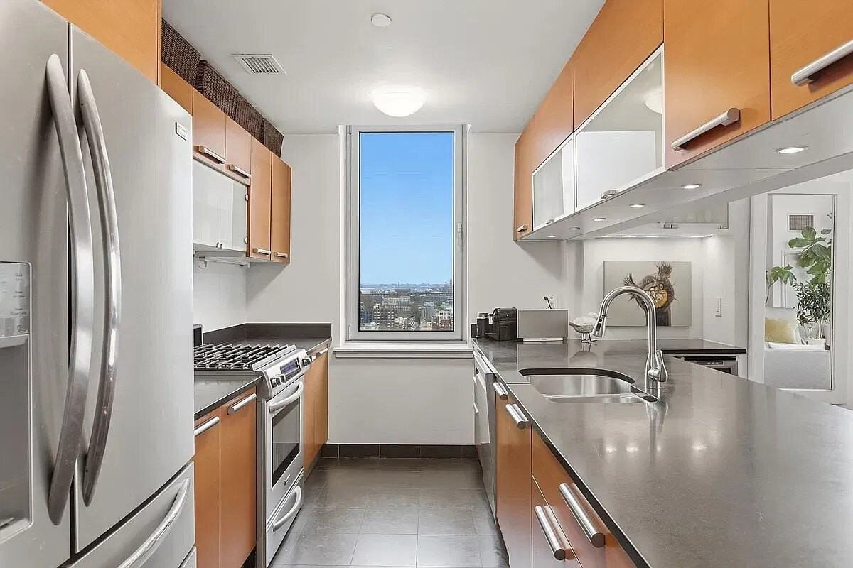 1485 5th Ave - Photo 5 of 10