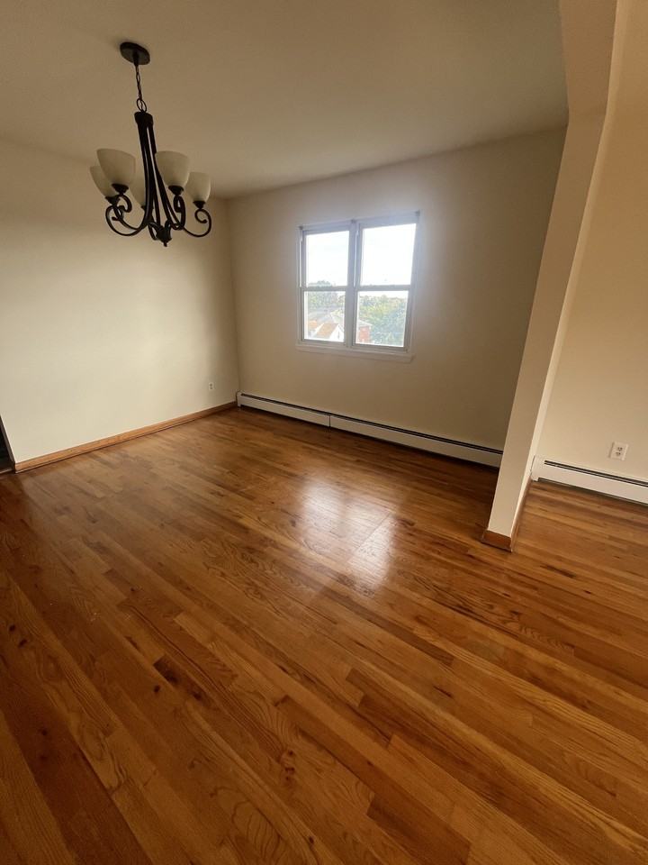 432 Edmund Ave - Photo 5 of 22