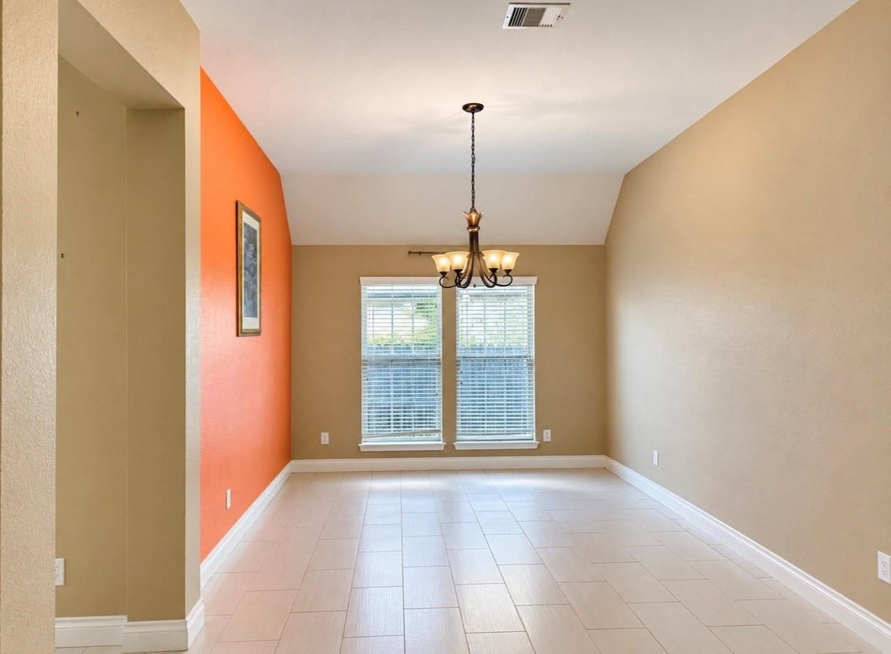 17618 Barrowfield Ln - Photo 7 of 16