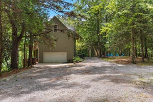 featured image of 4250 Four Seasons Rd