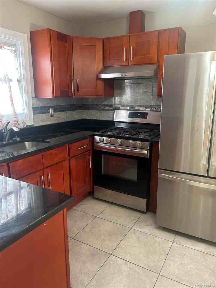 14001 243rd St - Photo 3 of 24